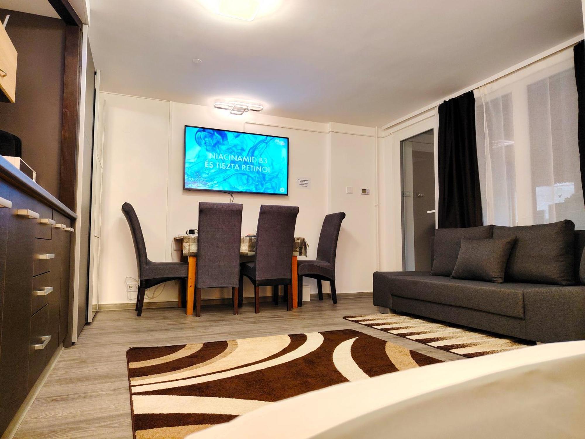 Nyuszis Apartman Kiskunmajsa Eksteriør billede