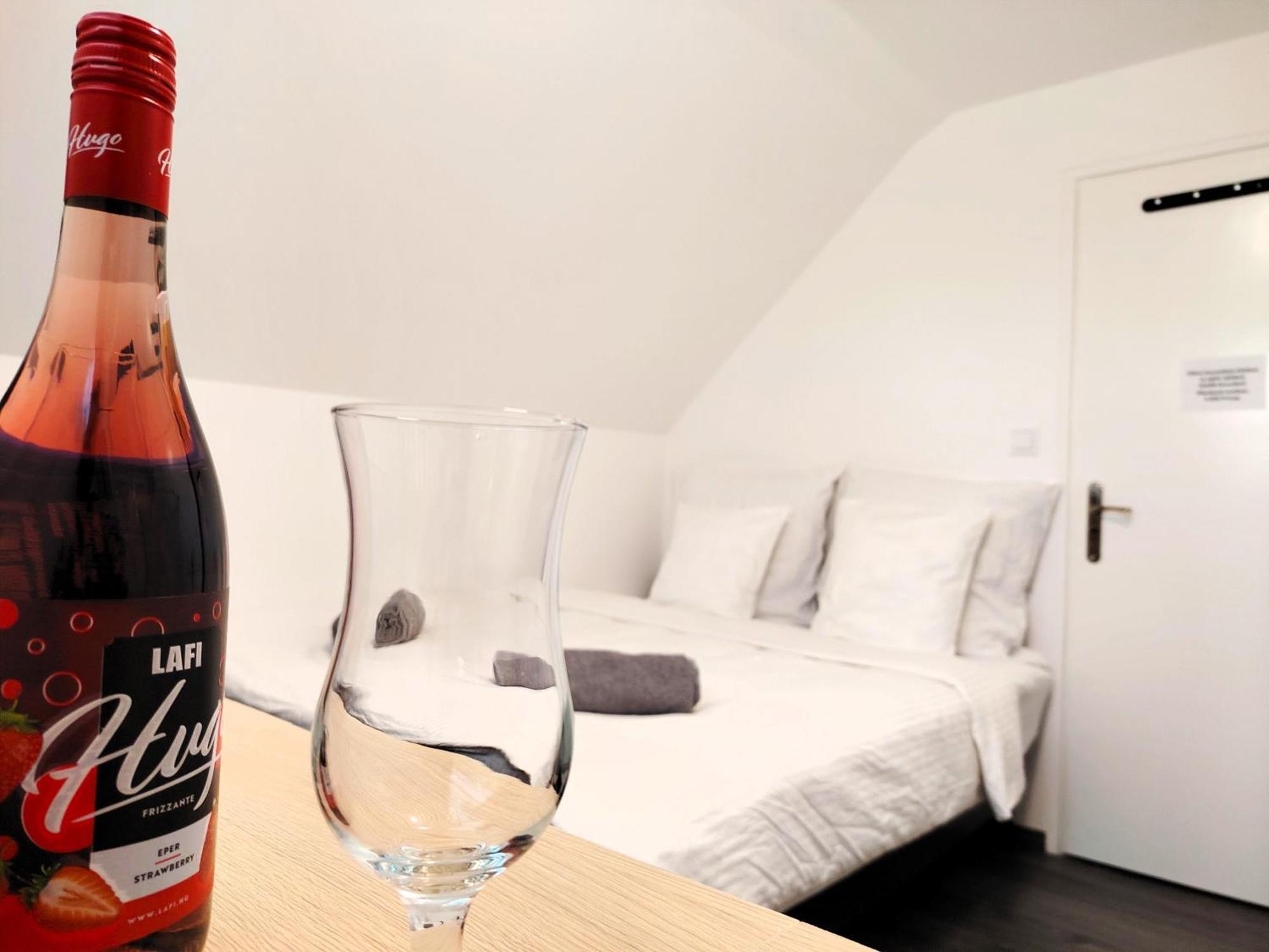 Nyuszis Apartman Kiskunmajsa Eksteriør billede